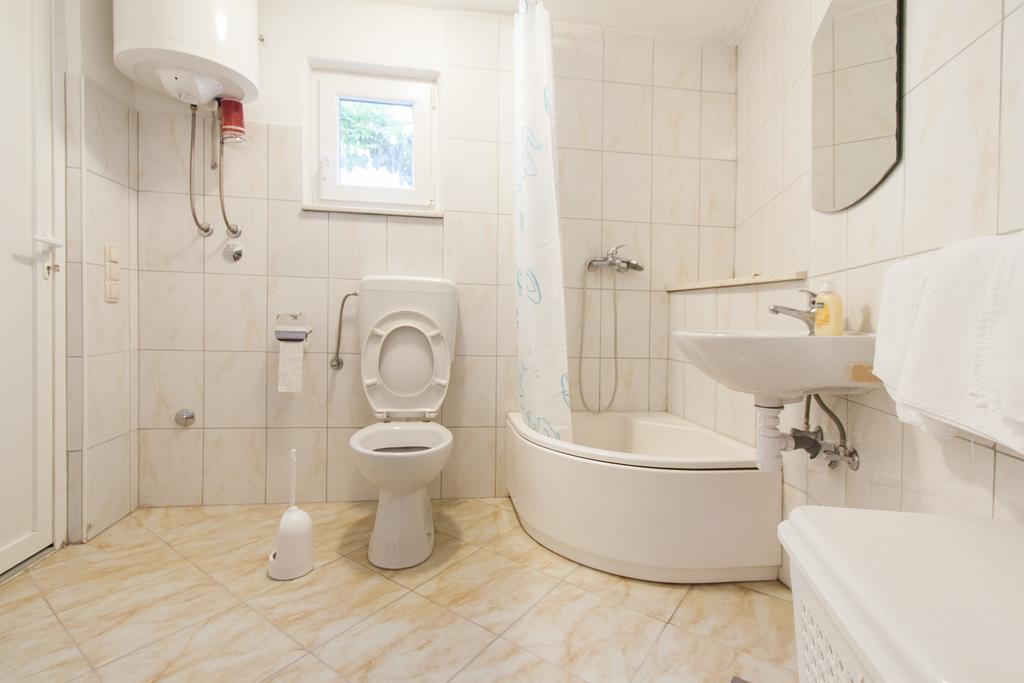 Apartment Mikulic Duće Buitenkant foto