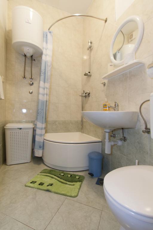 Apartment Mikulic Duće Buitenkant foto